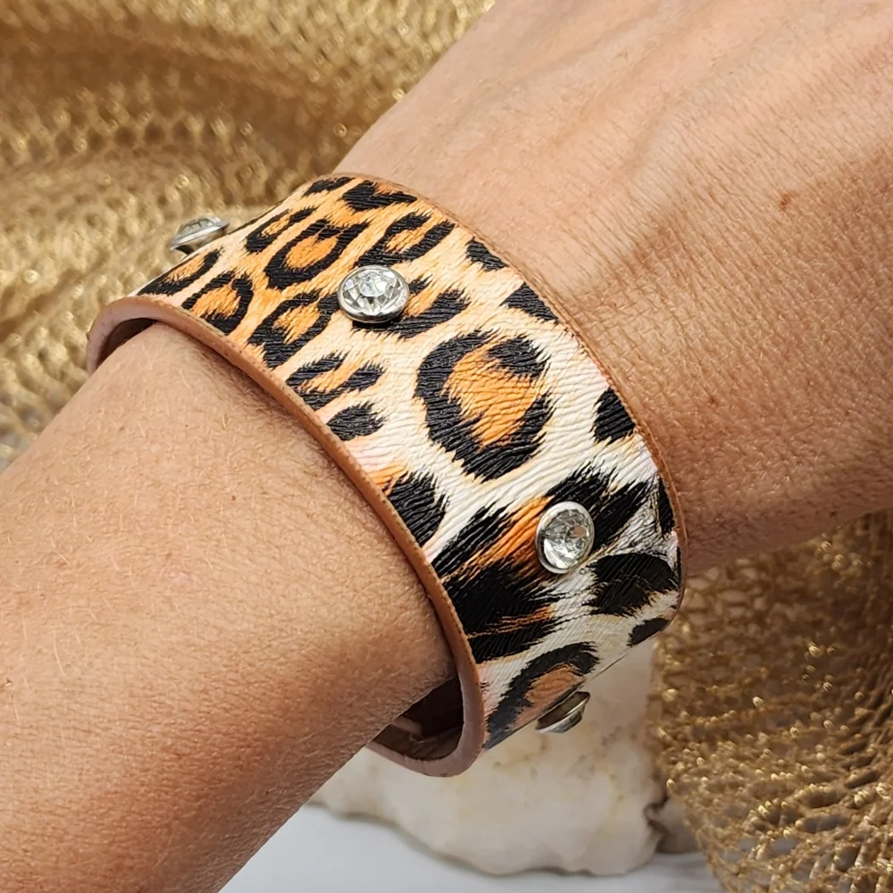 ❤️ Bracelet Animal Print Faux Leather Bracelet Crystals Snapped Adjustable