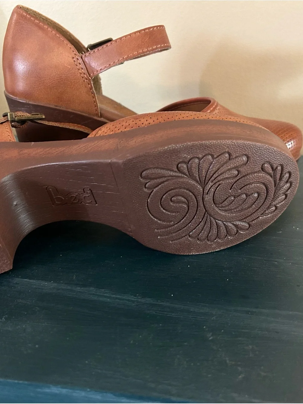 b.o.c Women's Gia Comfort Wedge Sandals