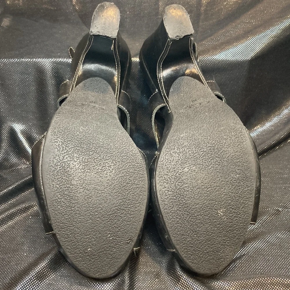 Clarks artisan black