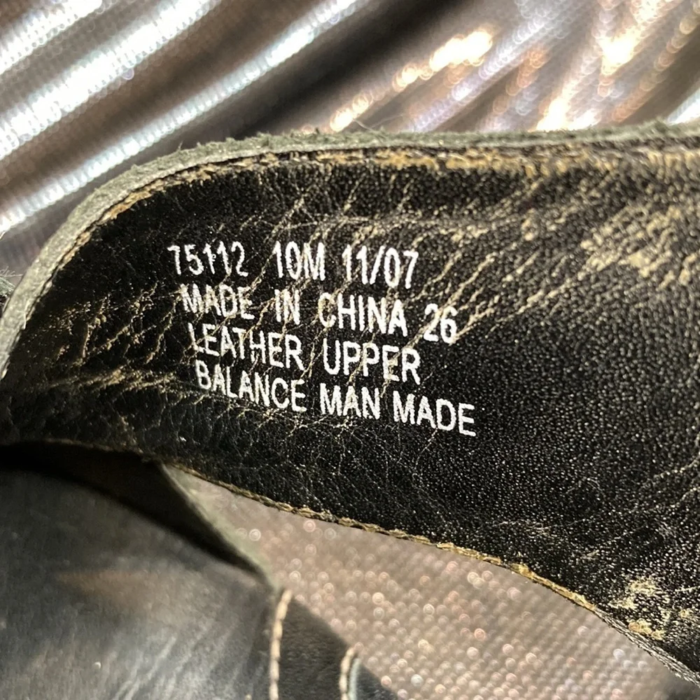 Clarks artisan black