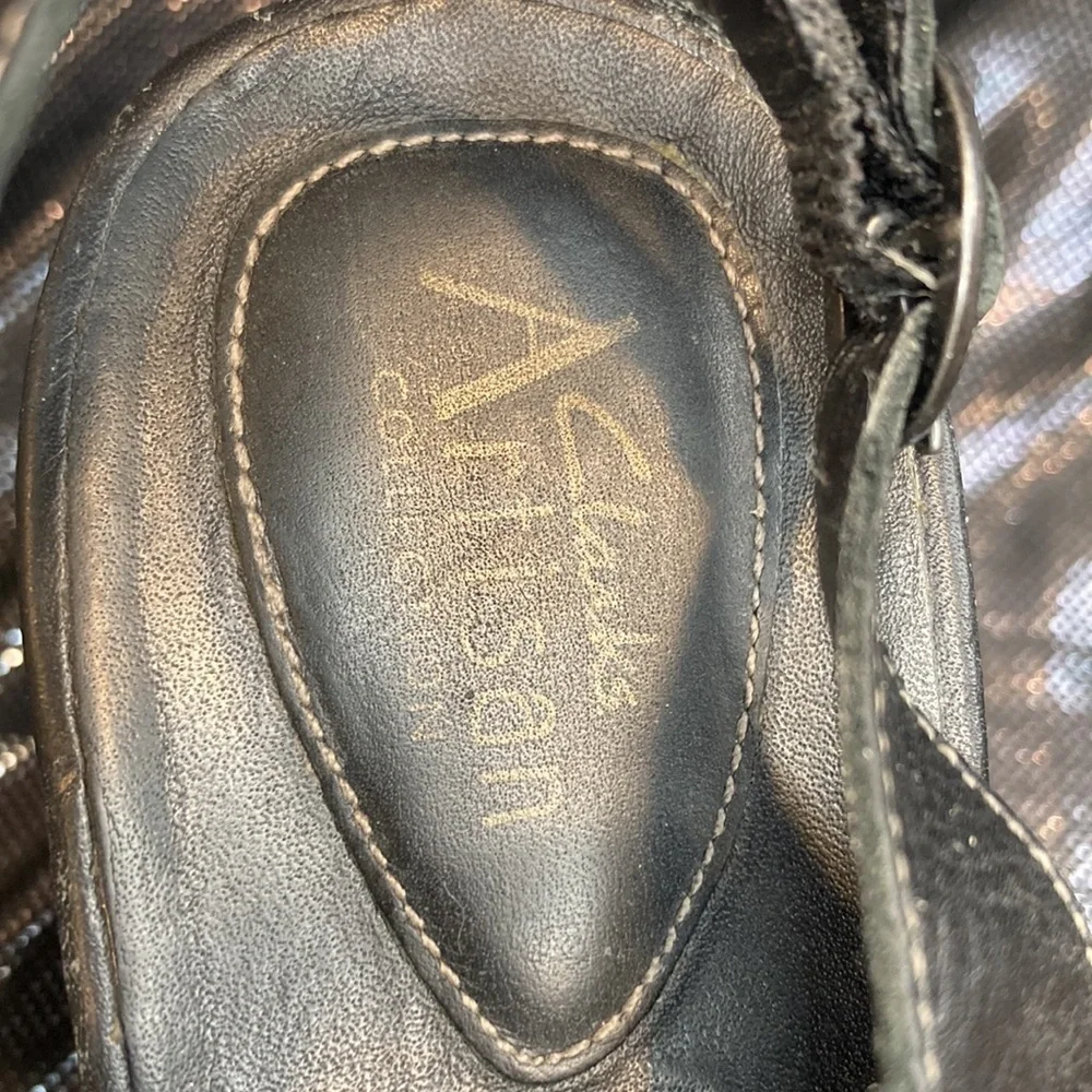 Clarks artisan black