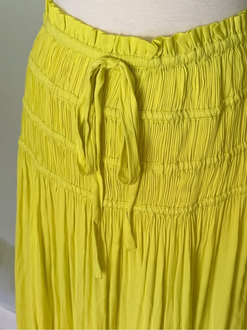 Anthropologie drawstring can wear
