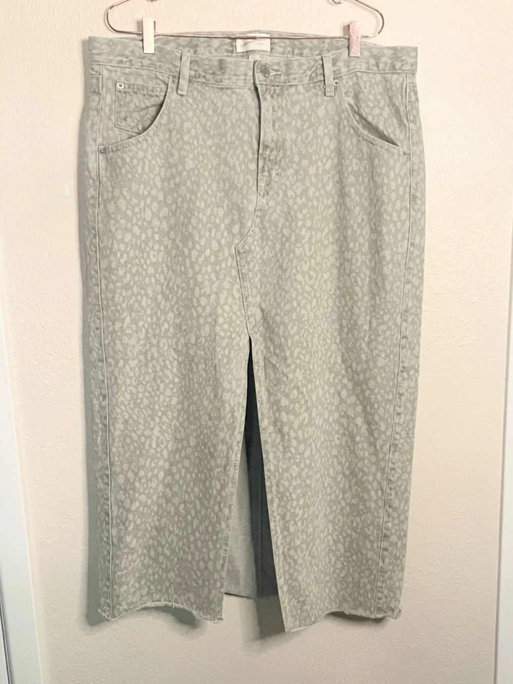 Universal Thread Gray Leopard Print Denim Midi Skirt Size 16