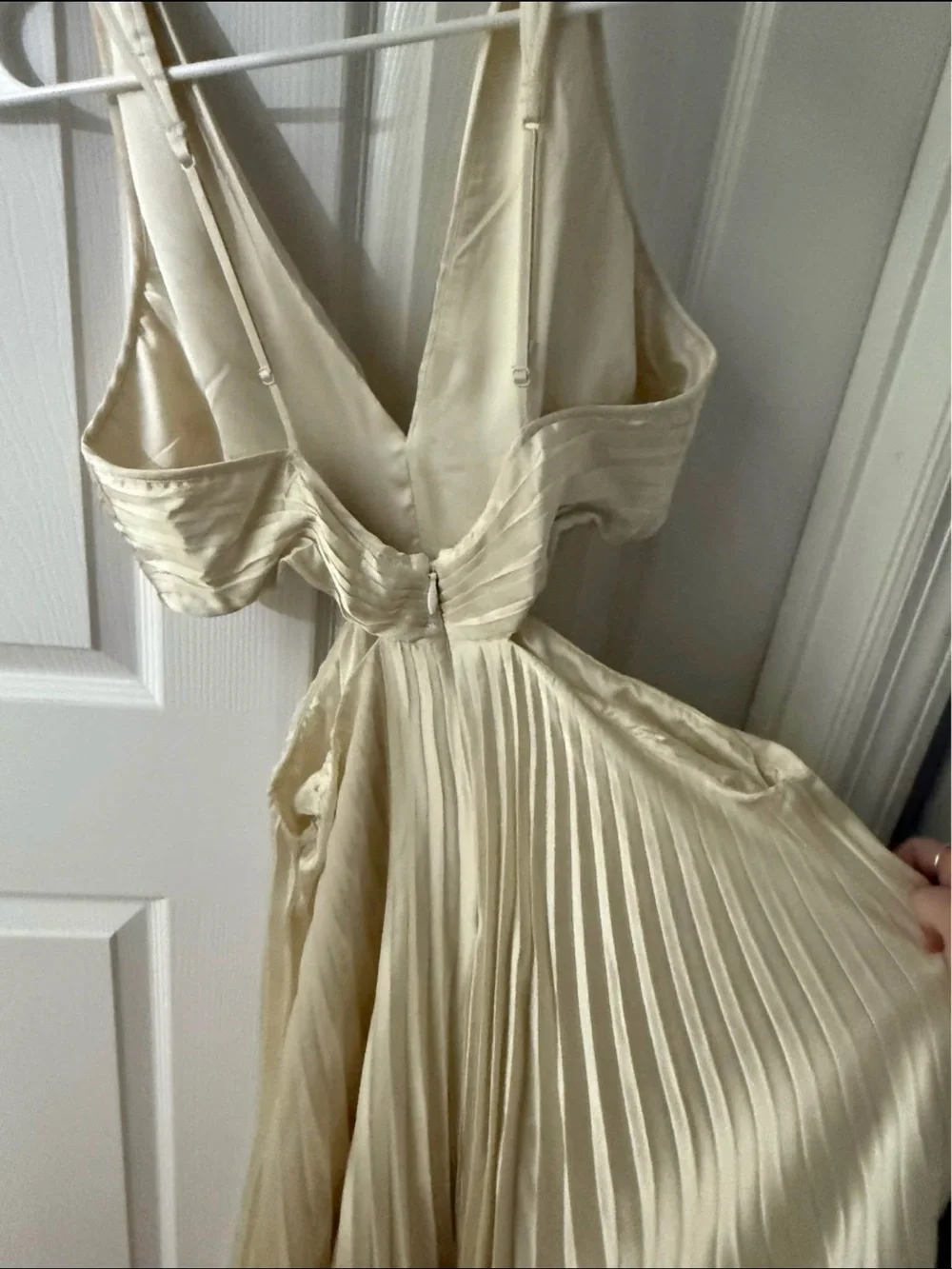 NWT Abercrombie & Fitch Satin White Pleated Maxi Dress