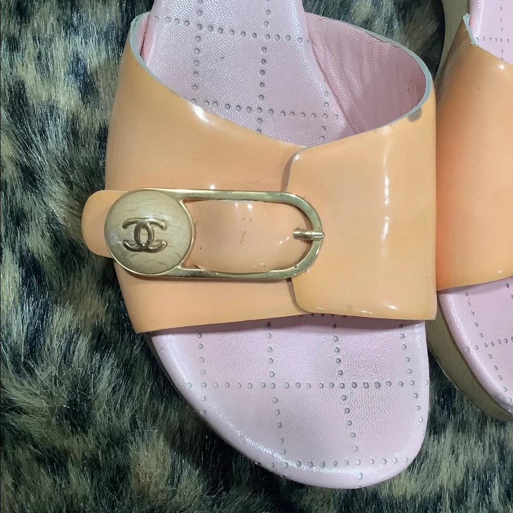 CHANEL ORANGE | PINK PATENT LEATHER‎ SANDALS