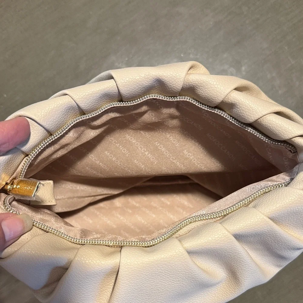 Moroccanoil clutch soft