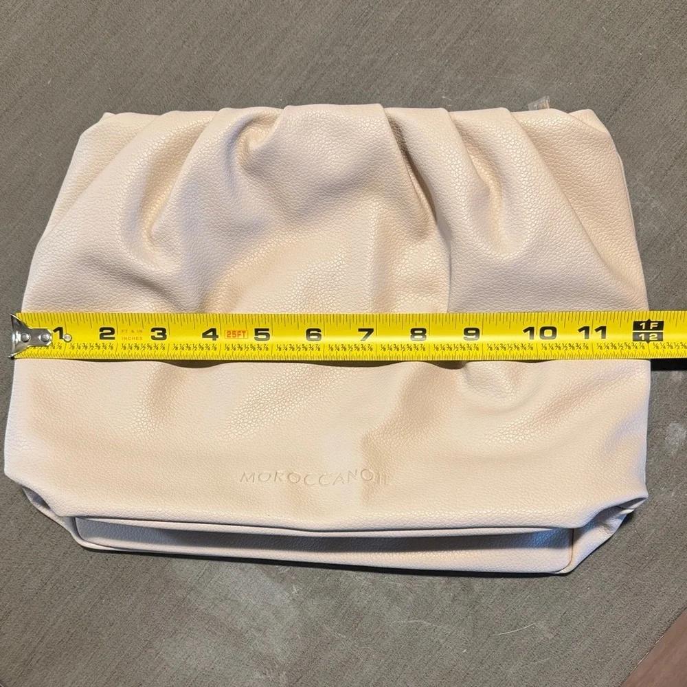 Moroccanoil clutch soft