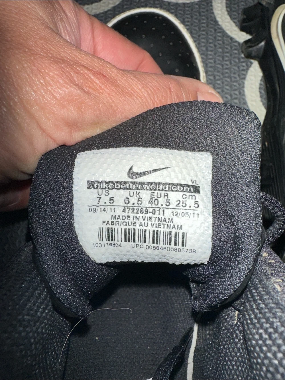 Nike mid top