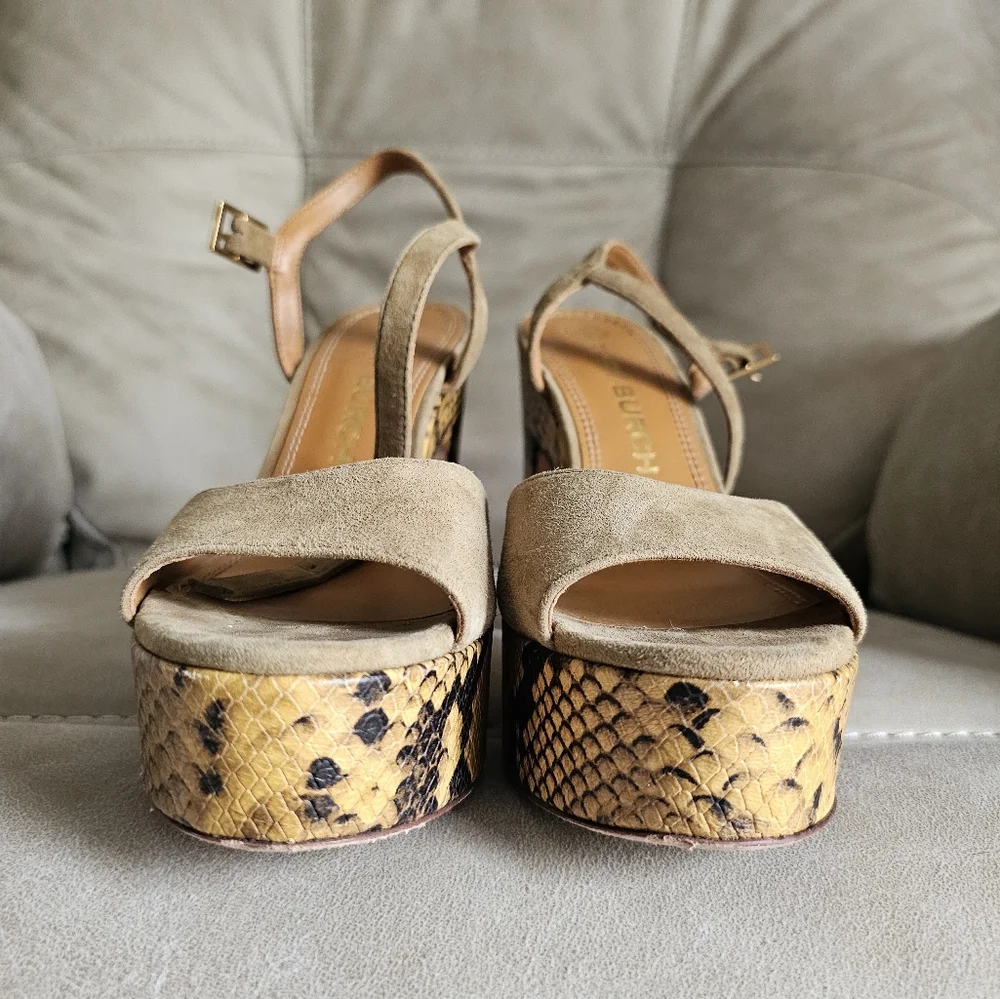 Tory Burch ensures are sandals