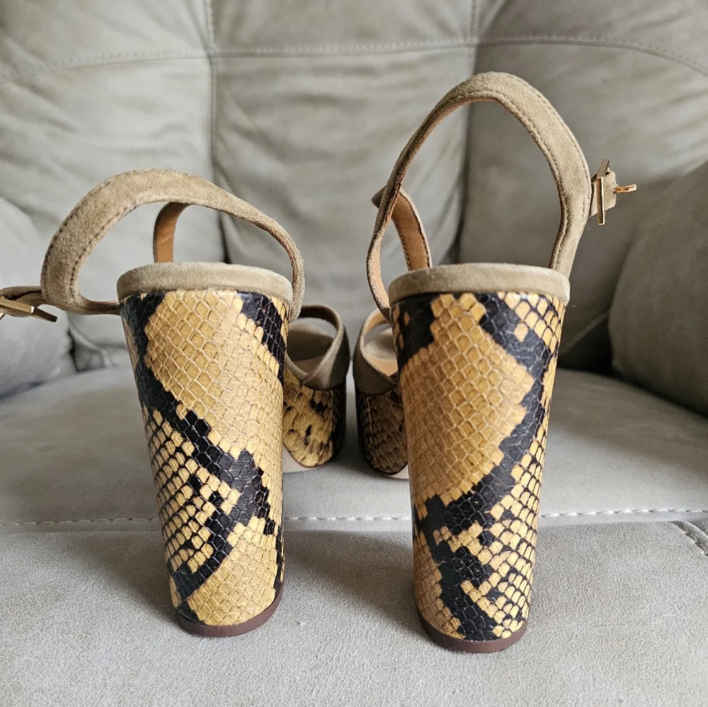 Tory Burch striking style