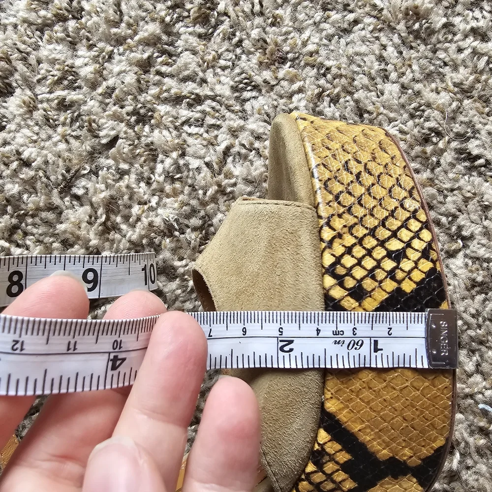Tory Burch beige snake any