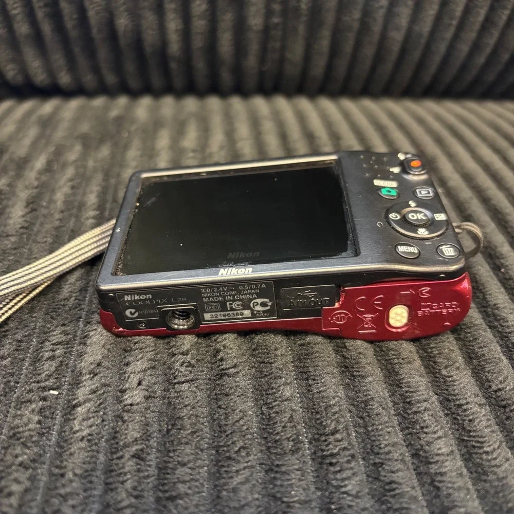 Nikon coolpix l28