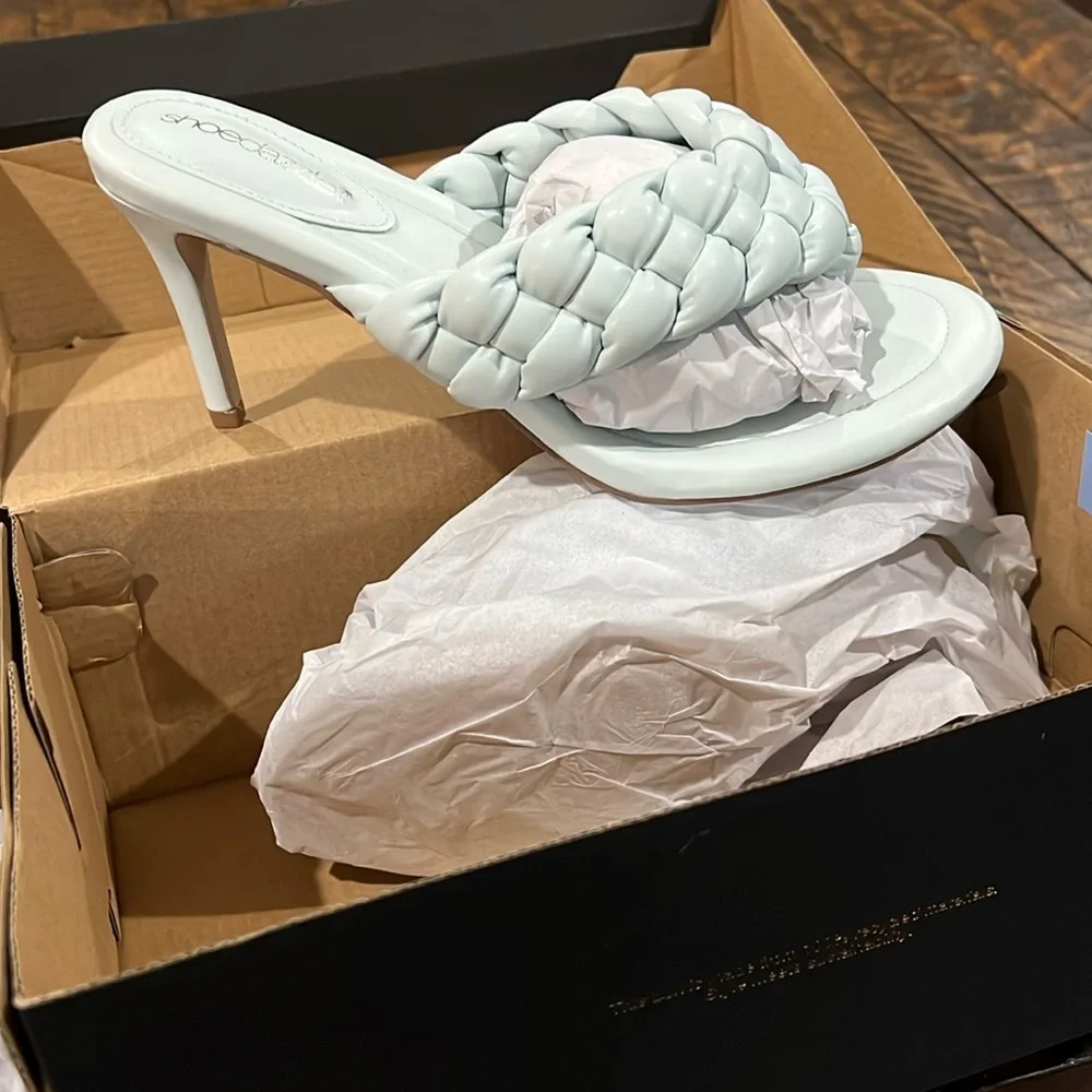 JustFab elegant light