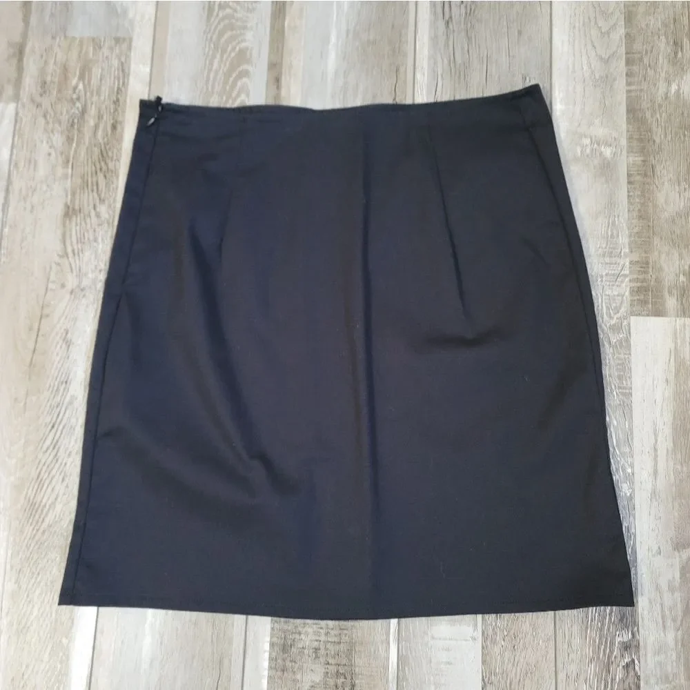 New Marimekko black mini skirt size 4