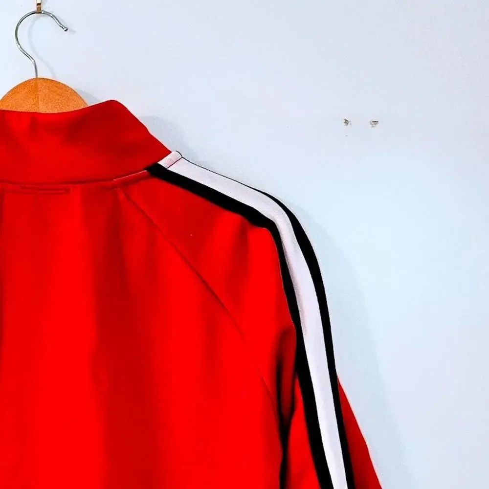 Nike home stripe well