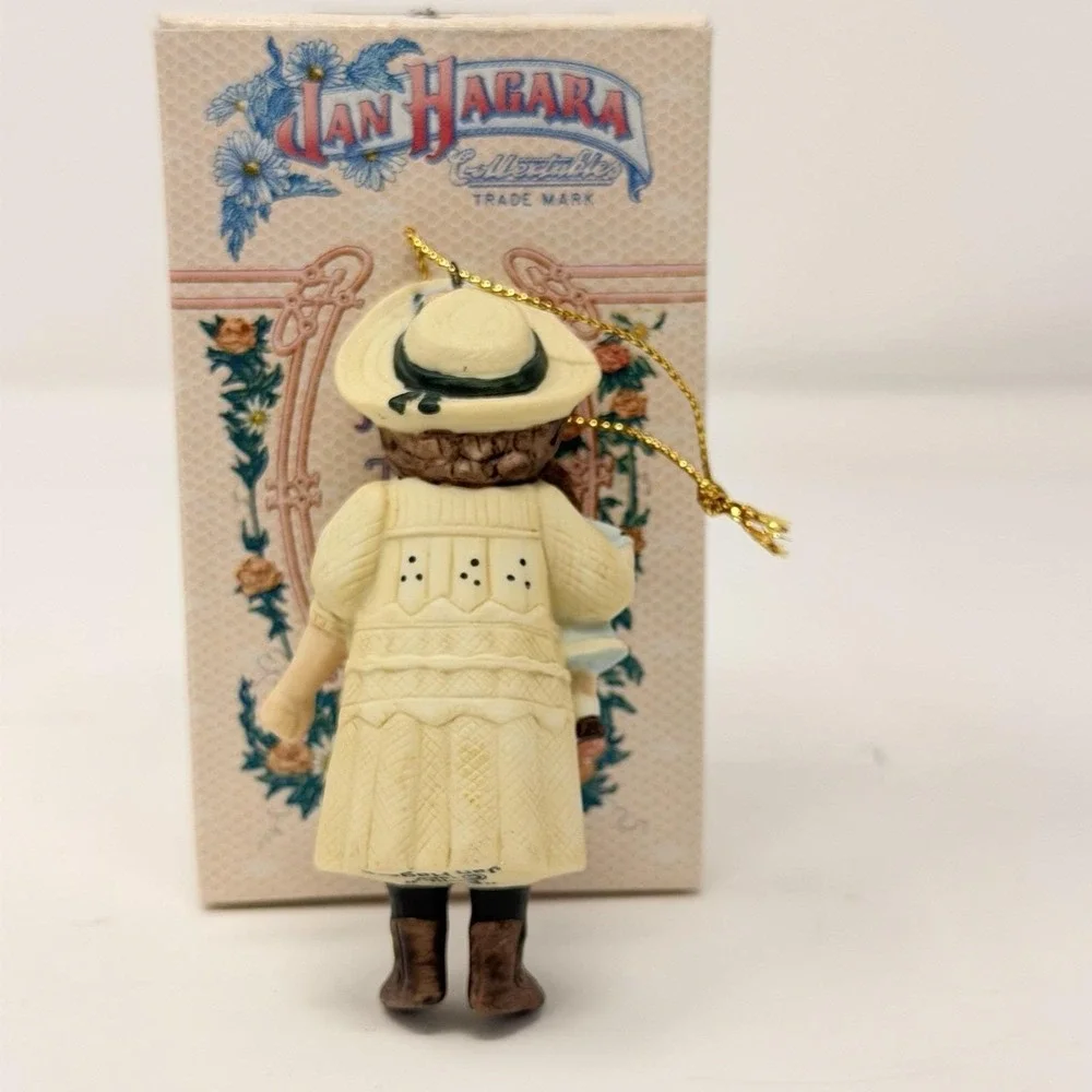 Jan‎ Hagara Emily 1988 Vintage Porcelain Figurine Girl with Doll Original Box