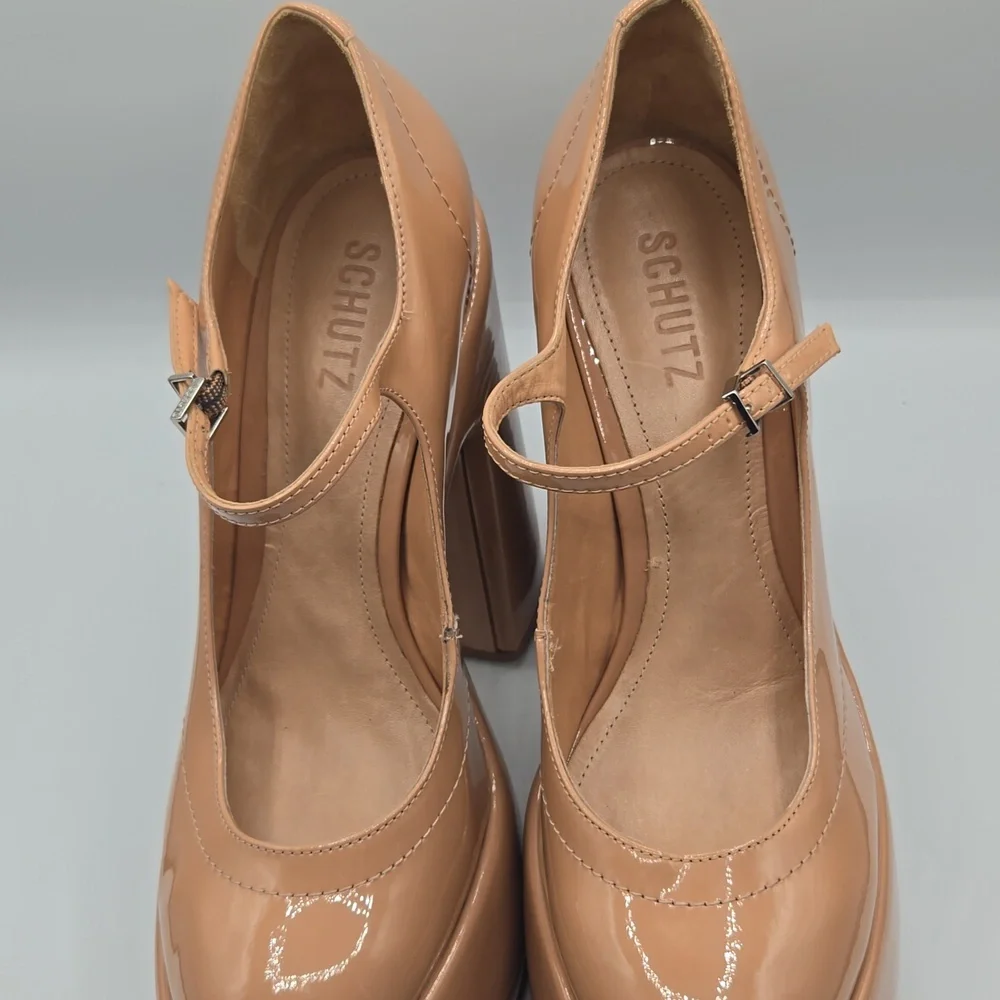 SCHUTZ regular closure