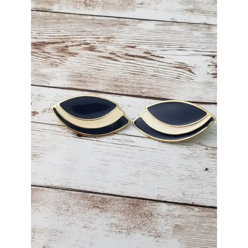 Vintage clip earrings