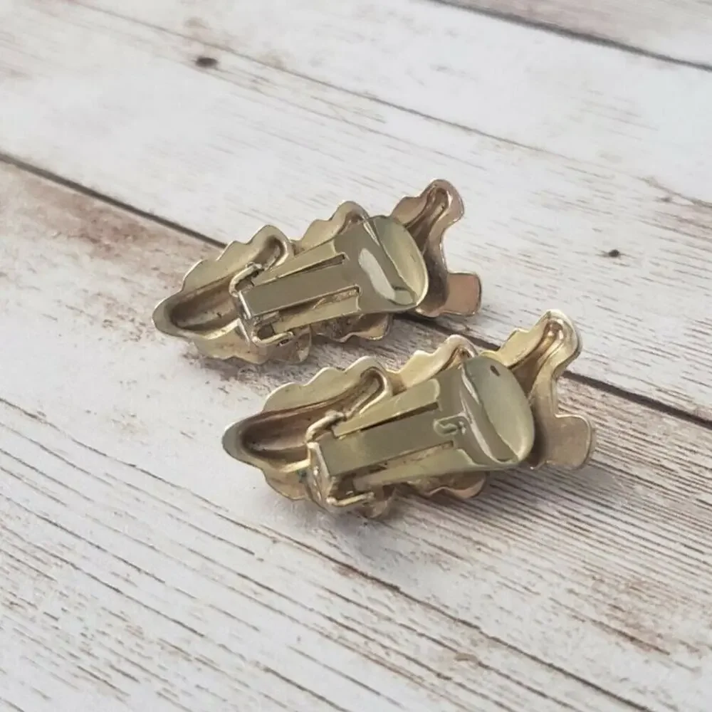 Vintage clip earrings