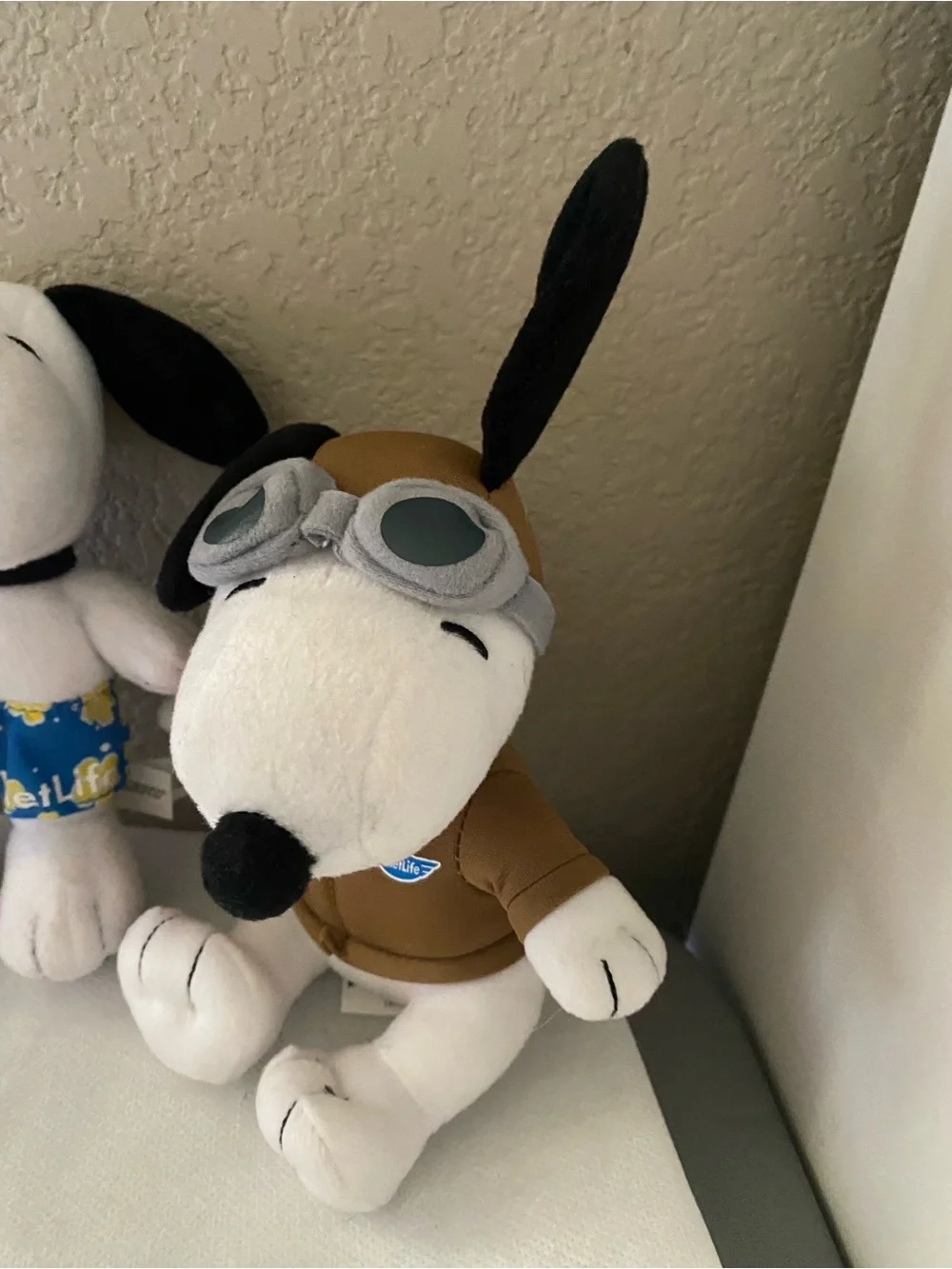 Metlife Peanuts Snoopy Plush Lot 2 Beagle Dogs Pilot Swimsuit 6 Inch