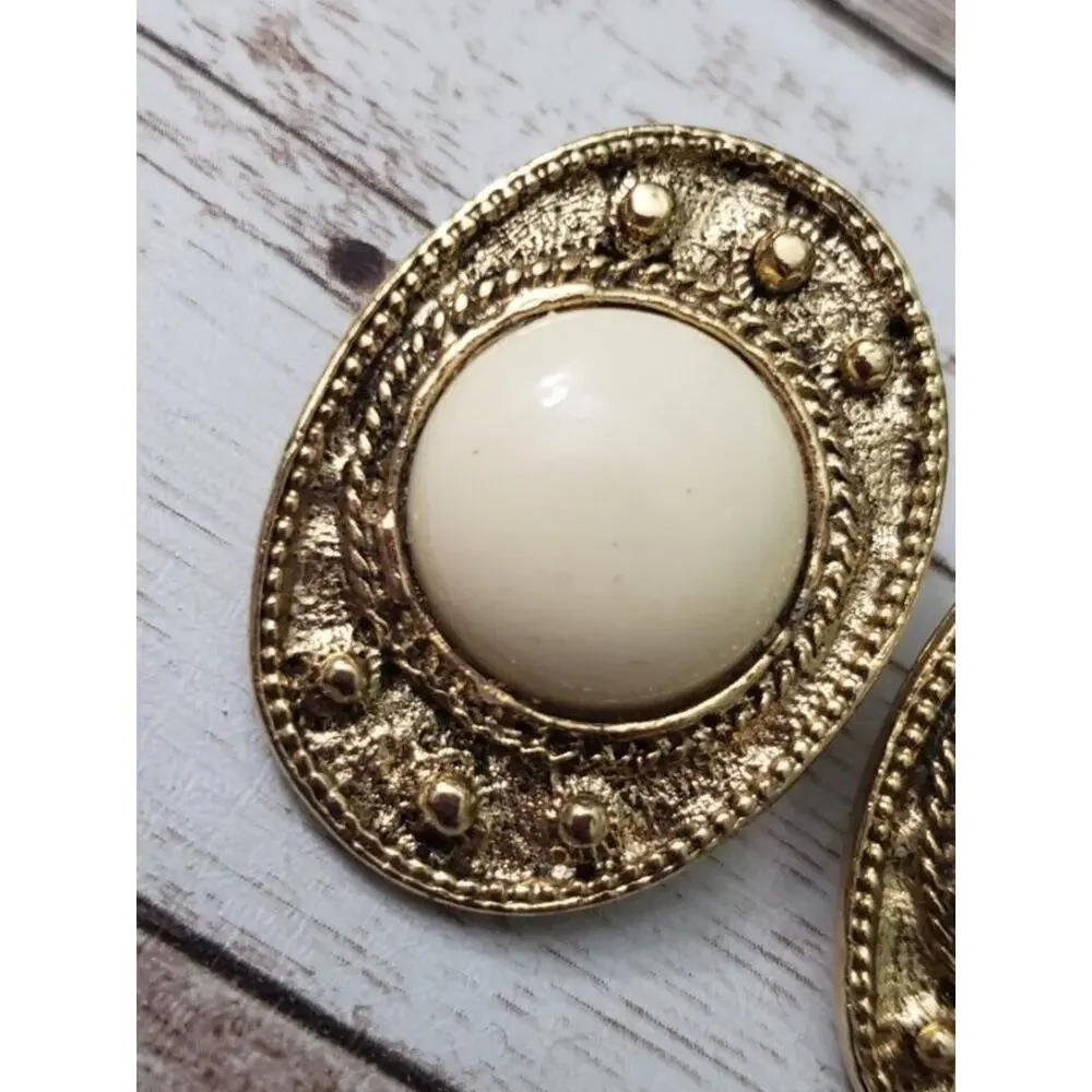Vintage clip earrings