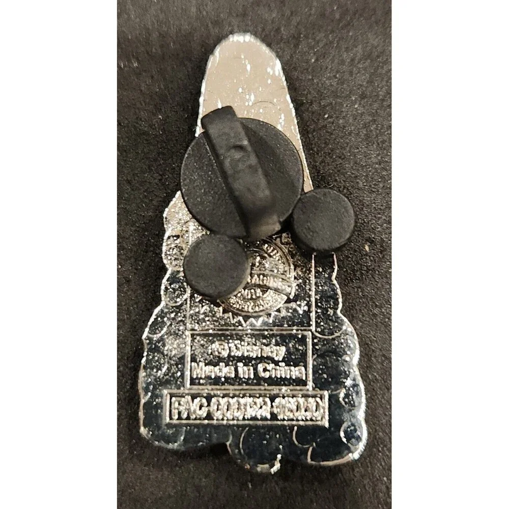 Disney pin as