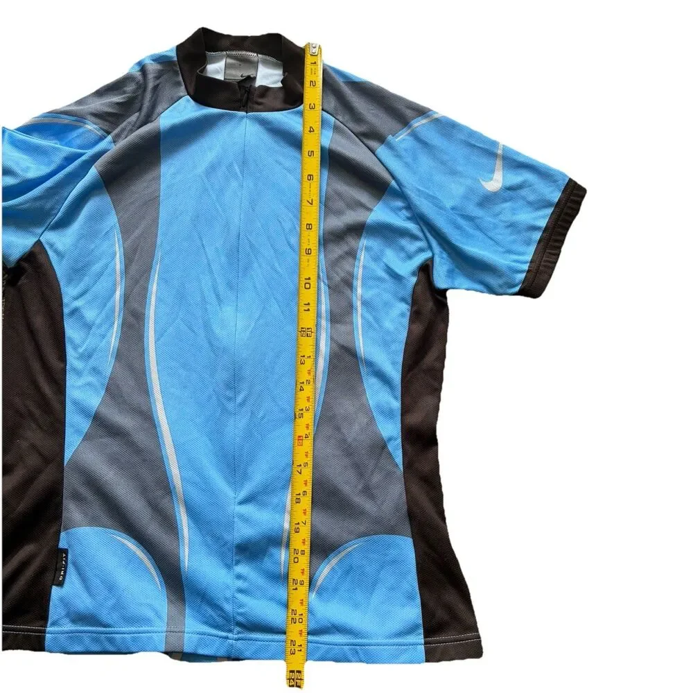 Nike size zipper fit