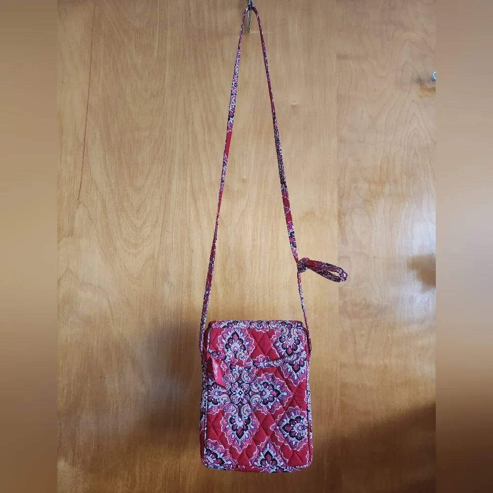 Vera Bradley chic crossbody