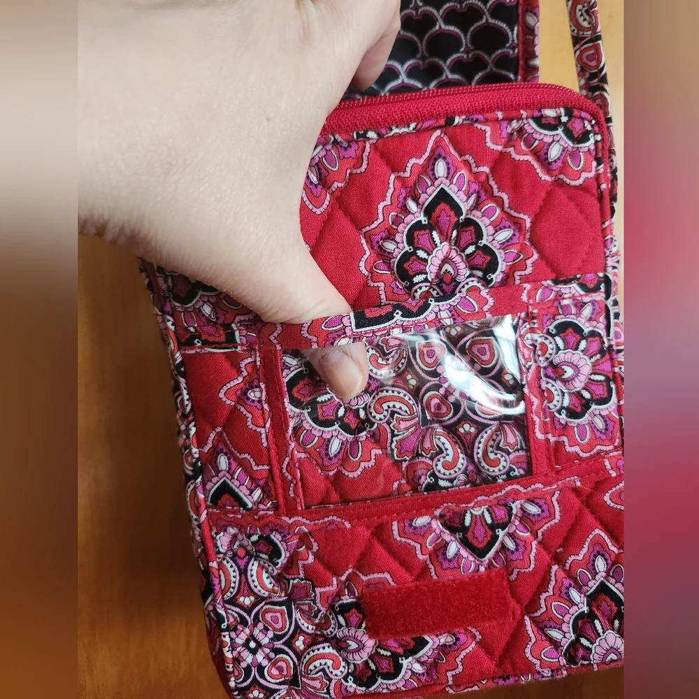 Vera Bradley chic crossbody