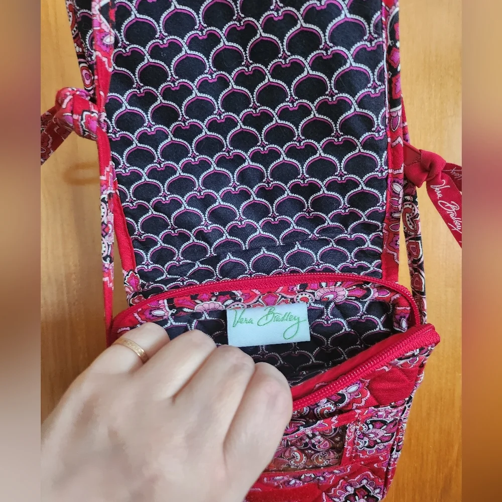 Vera Bradley chic crossbody