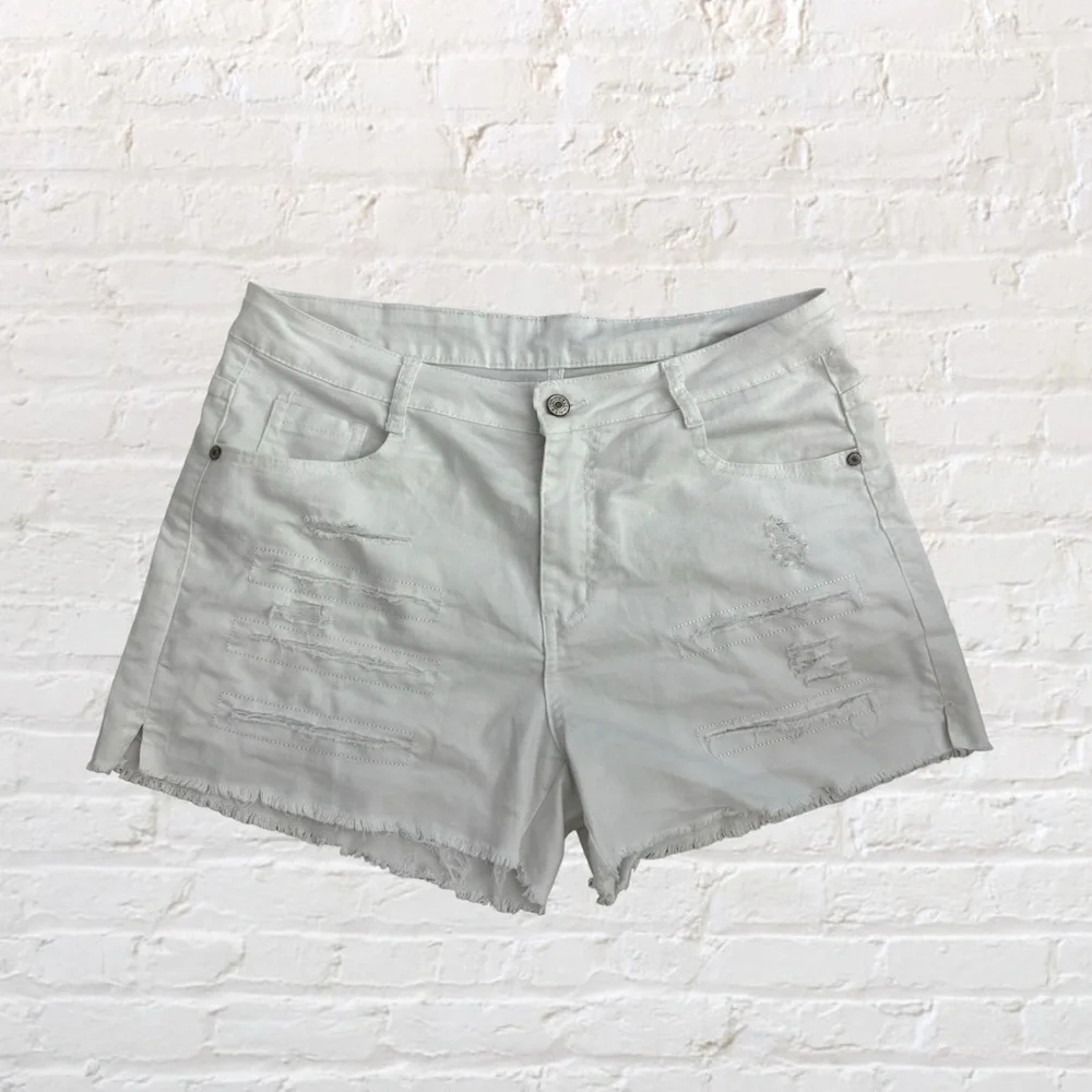 Like 🆕 Distressed cotton blend 3.5” inseam boutique jean shorts