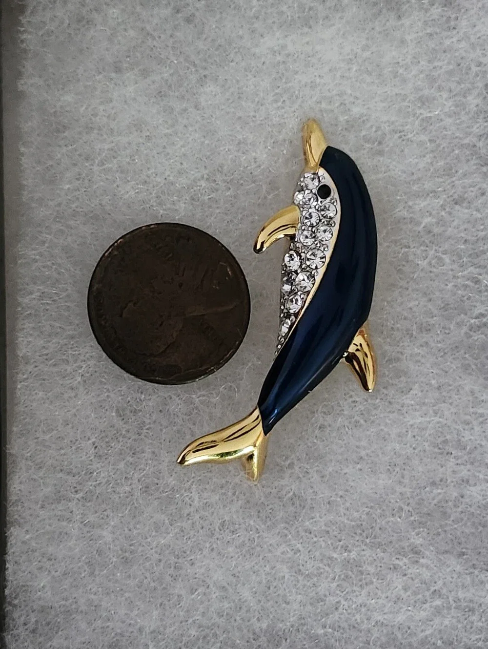 Source Unknown gold tone