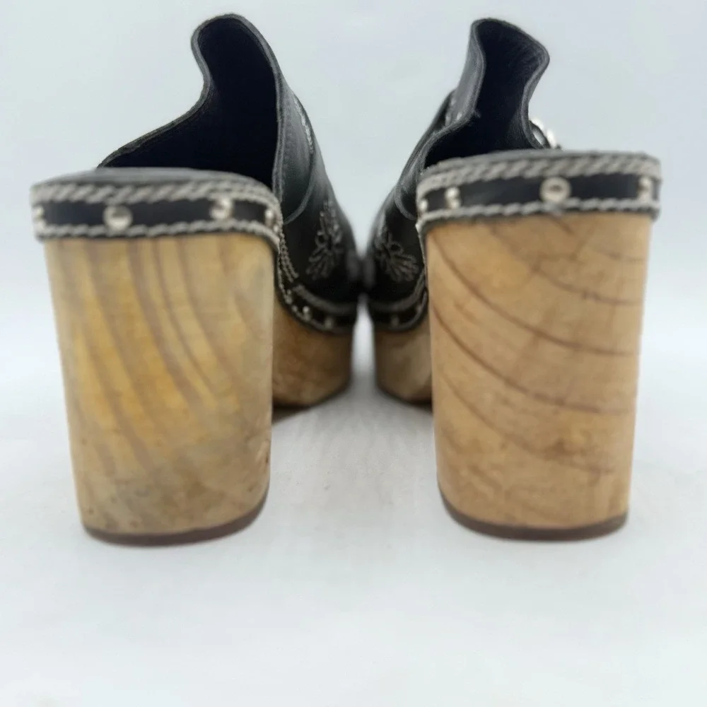Cape Clogs urban outfitters