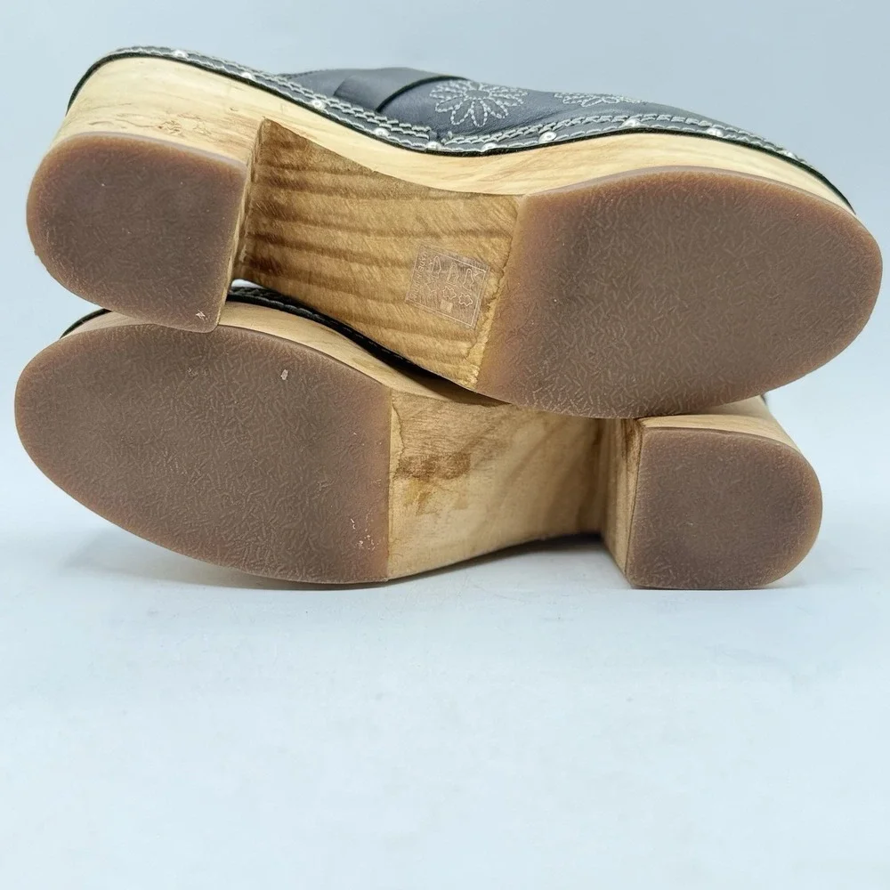 Cape Clogs urban outfitters