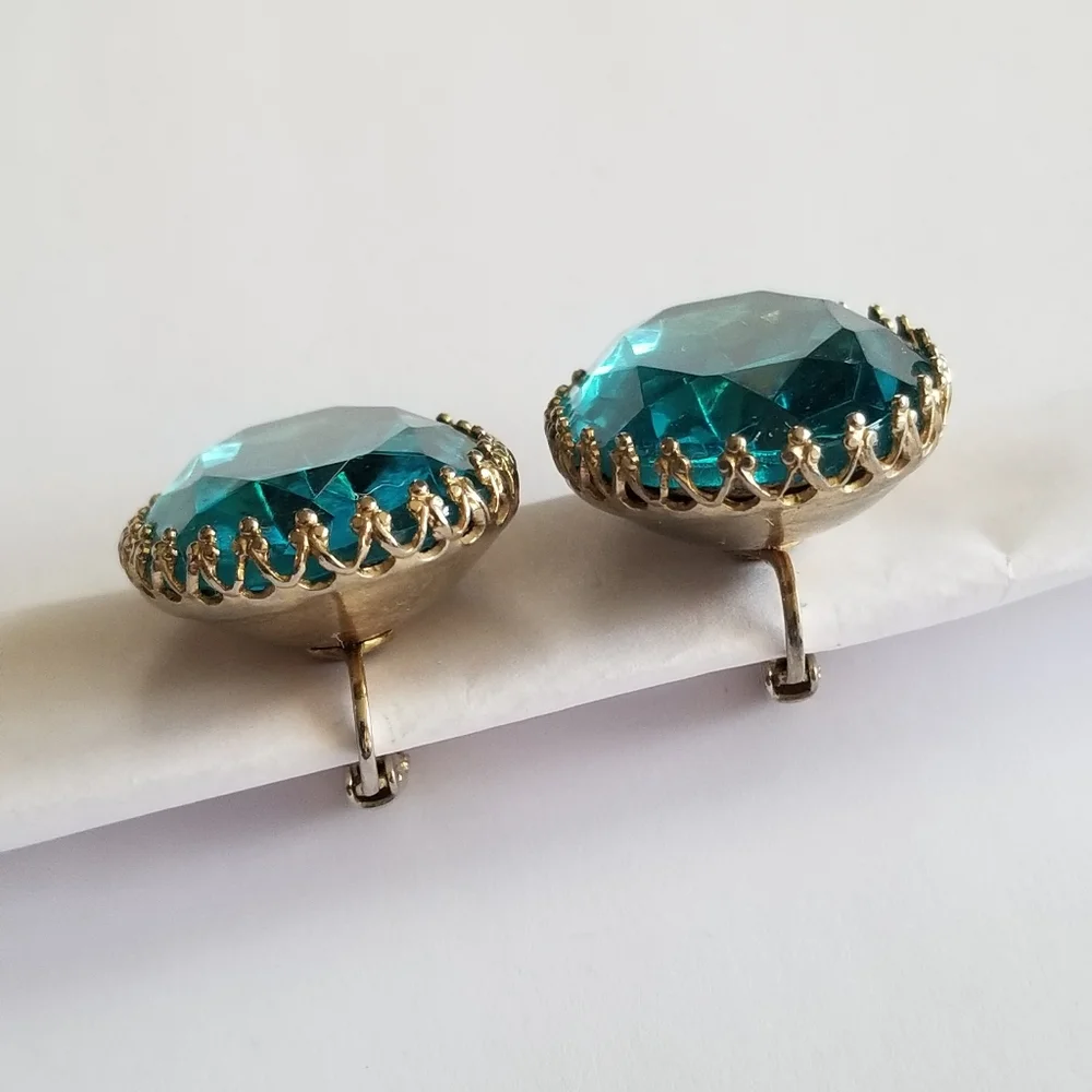 Vintage huge Coro clip earrings big aqua blue glass gems facted oval glam jewel
