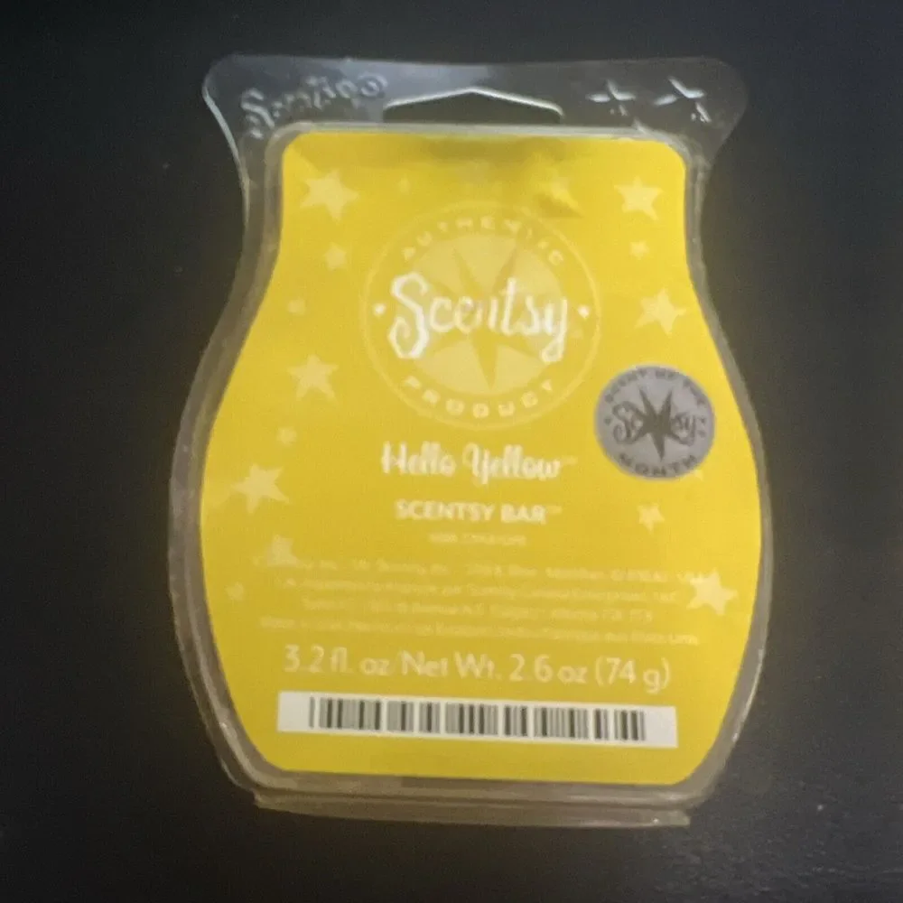 HELLO YELLOW‎ SCENTSY WAX BAR *NEW*