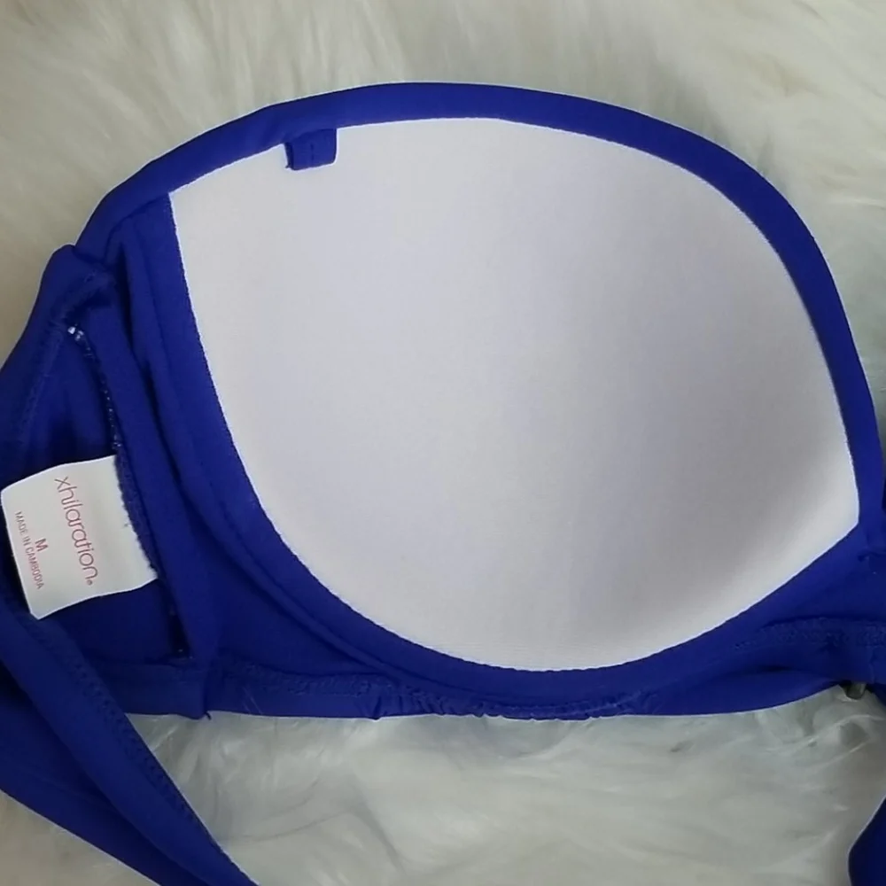 Xhilaration back closure