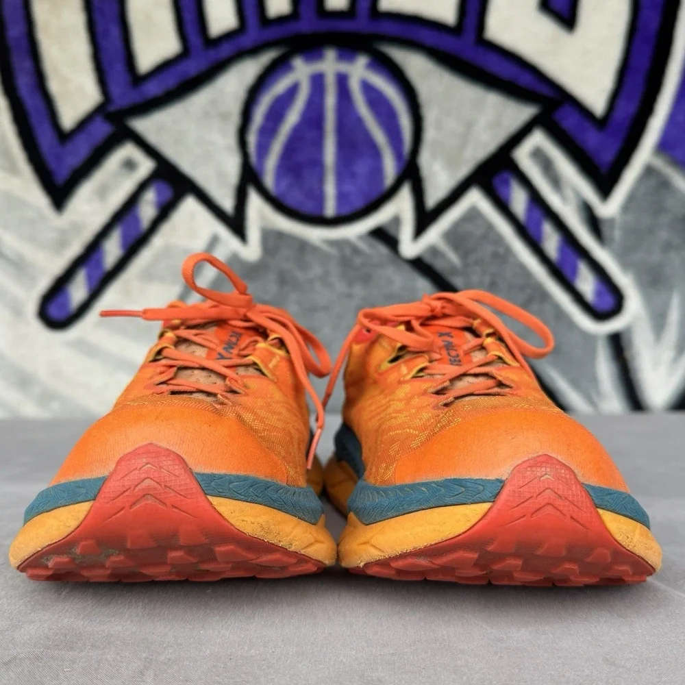Hoka One One hoka one