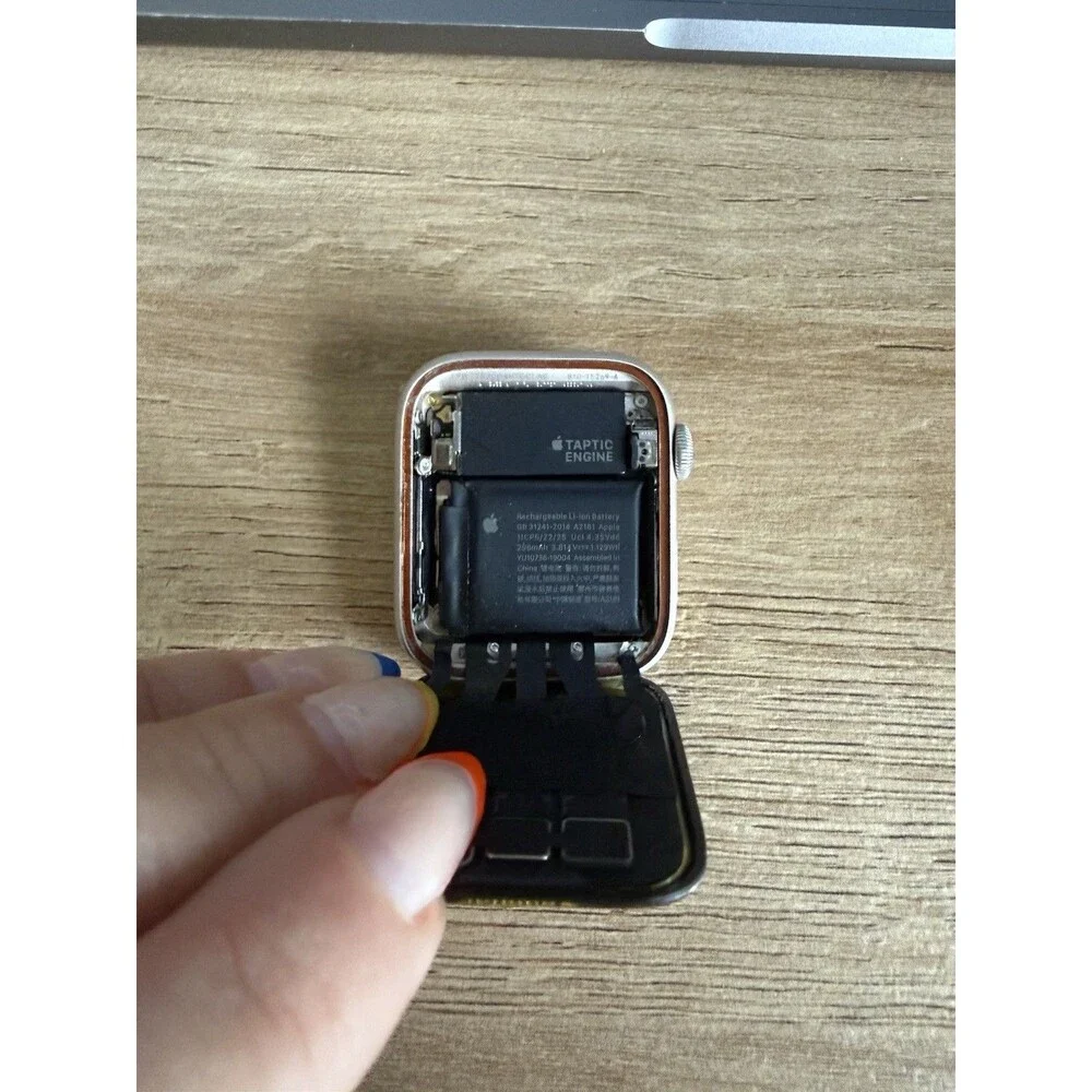 Apple Watch SE 44MM 2nd Gen GPS Only Aluminum Screen Detached For Parts