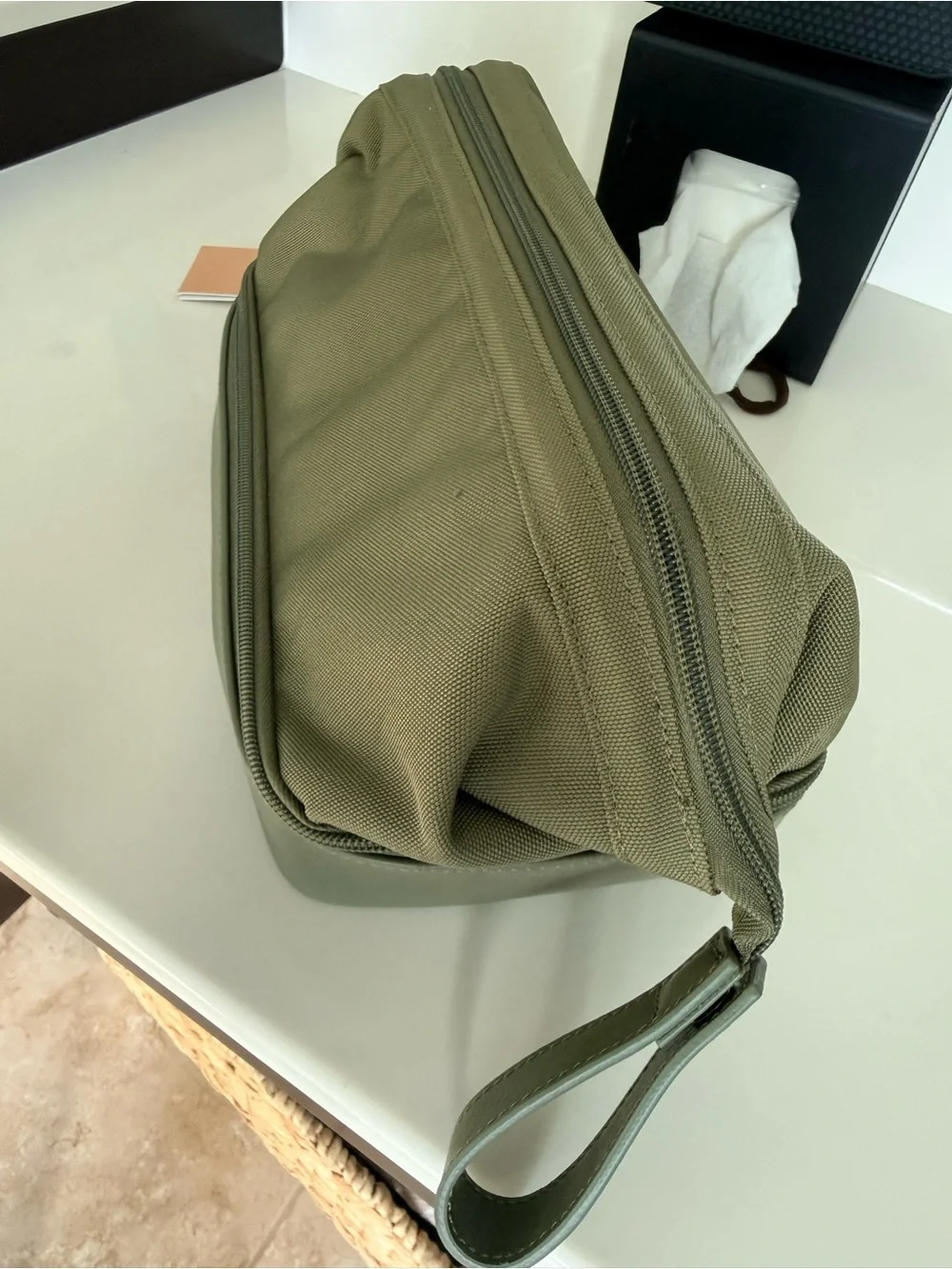 BEIS daily drop olive