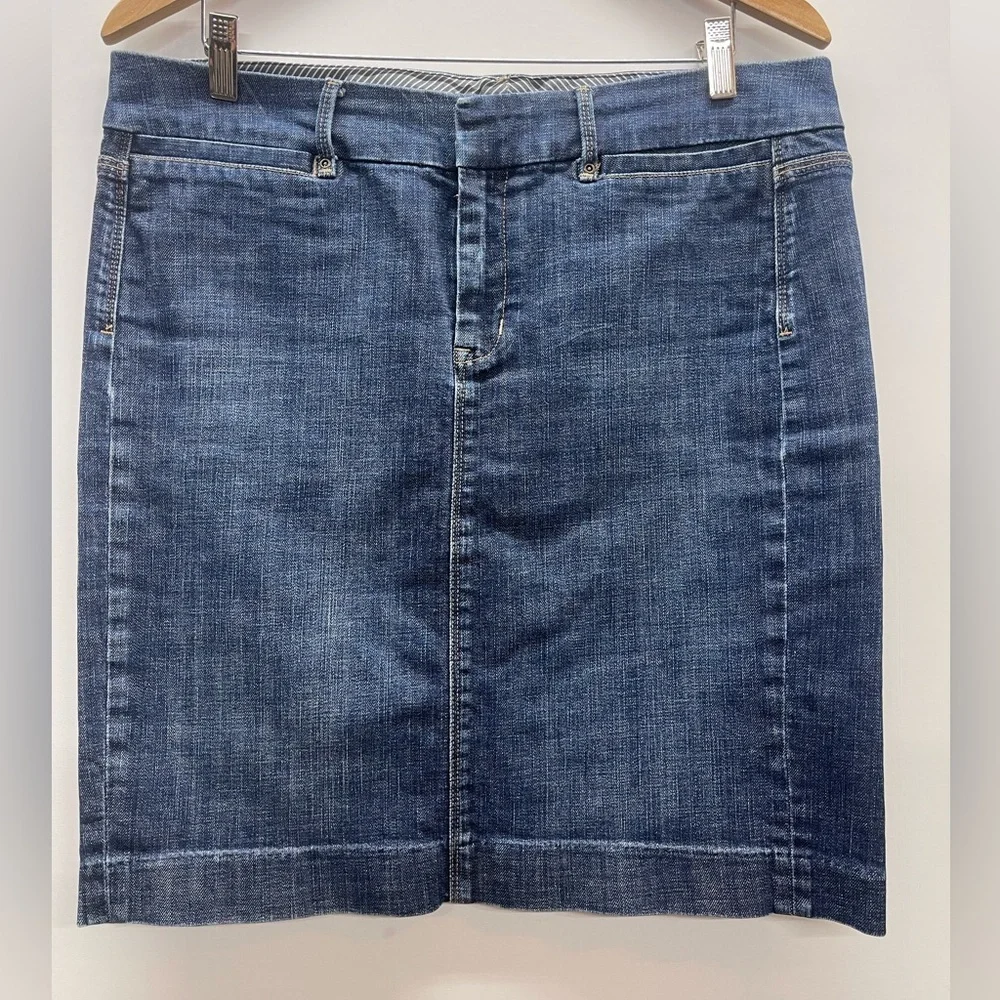 GAP‎ Blue Denim Mini Skirt with Subtle Fade