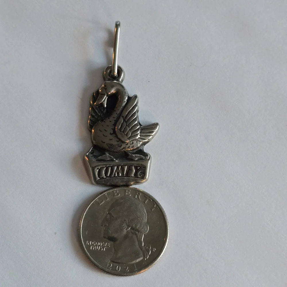 N/A swan pendant