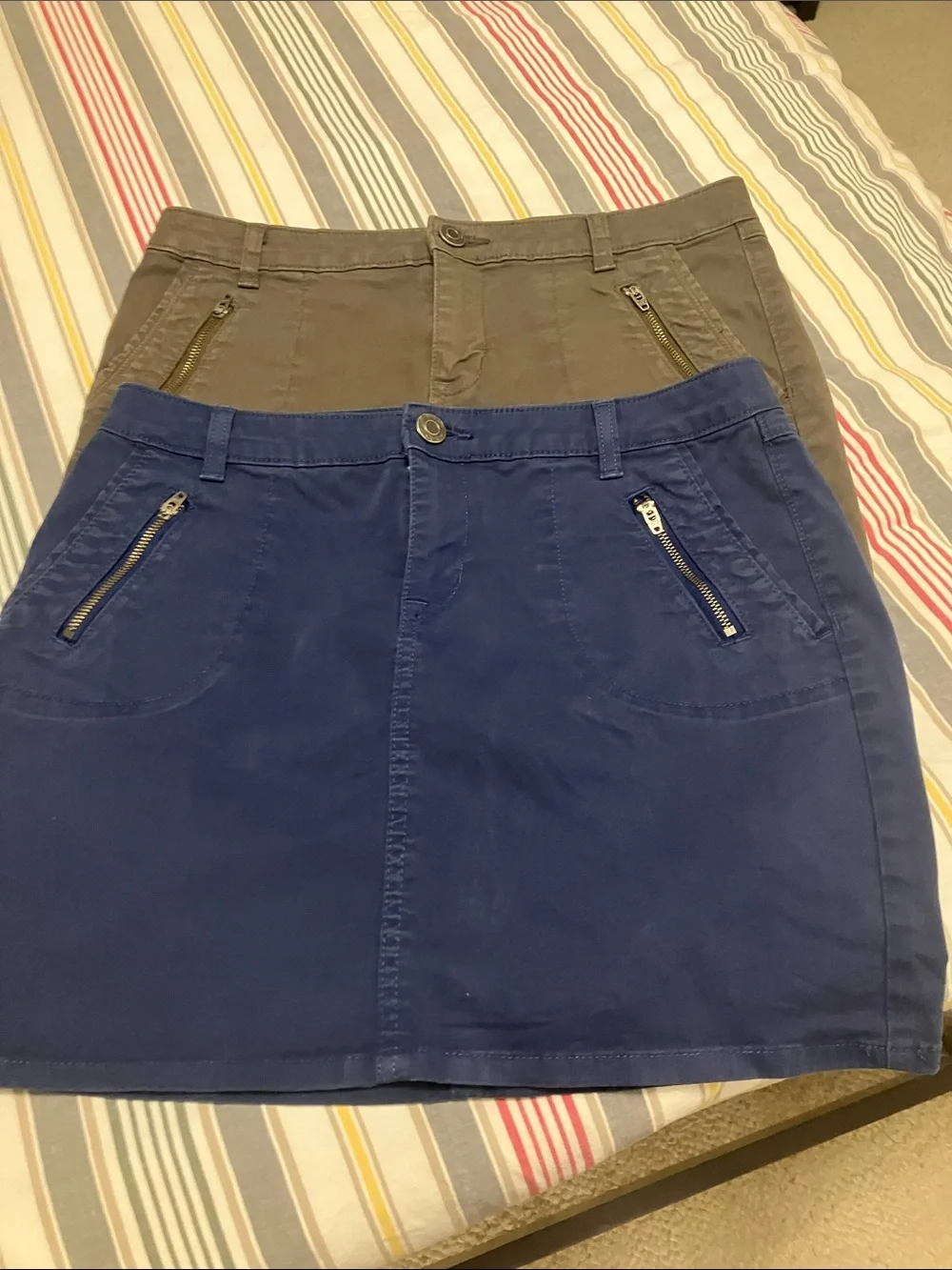 Lot of 2 Gap skirts