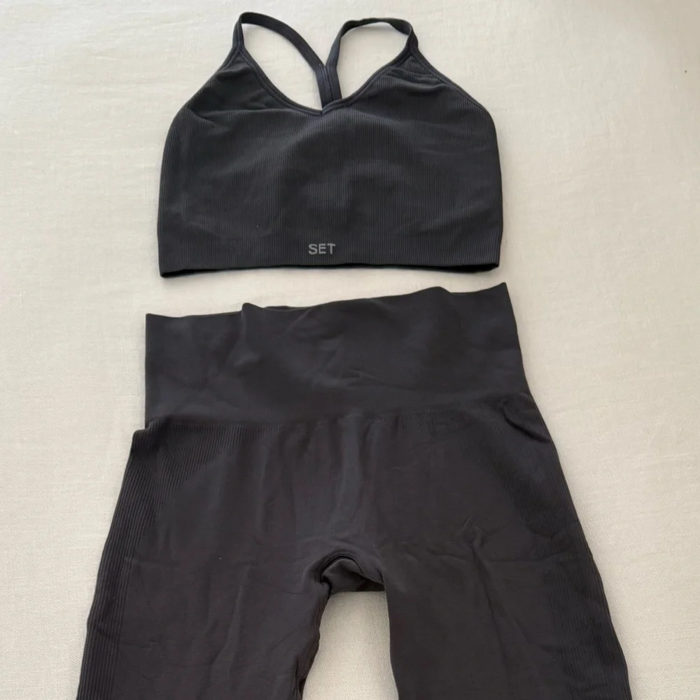 SET Active Gray High-Waist Leggings & Sports Bra Set
