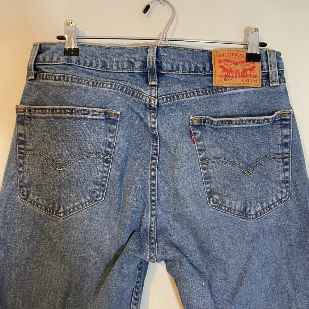 Levis 505 Regular Fit Straight Leg‎ Mens Jeans Blue Medium Wash 32x32 Classic