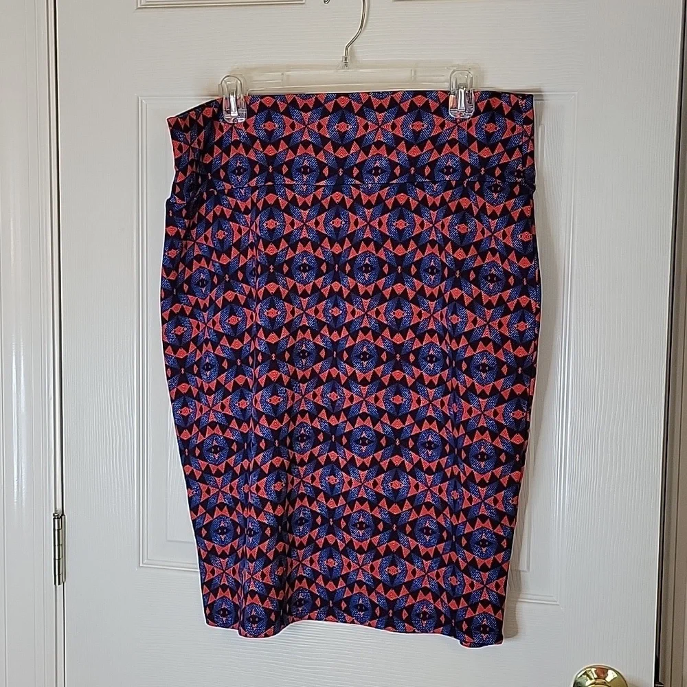 LuLaRoe Cassie Skirt XL Red Blue Black Triangle