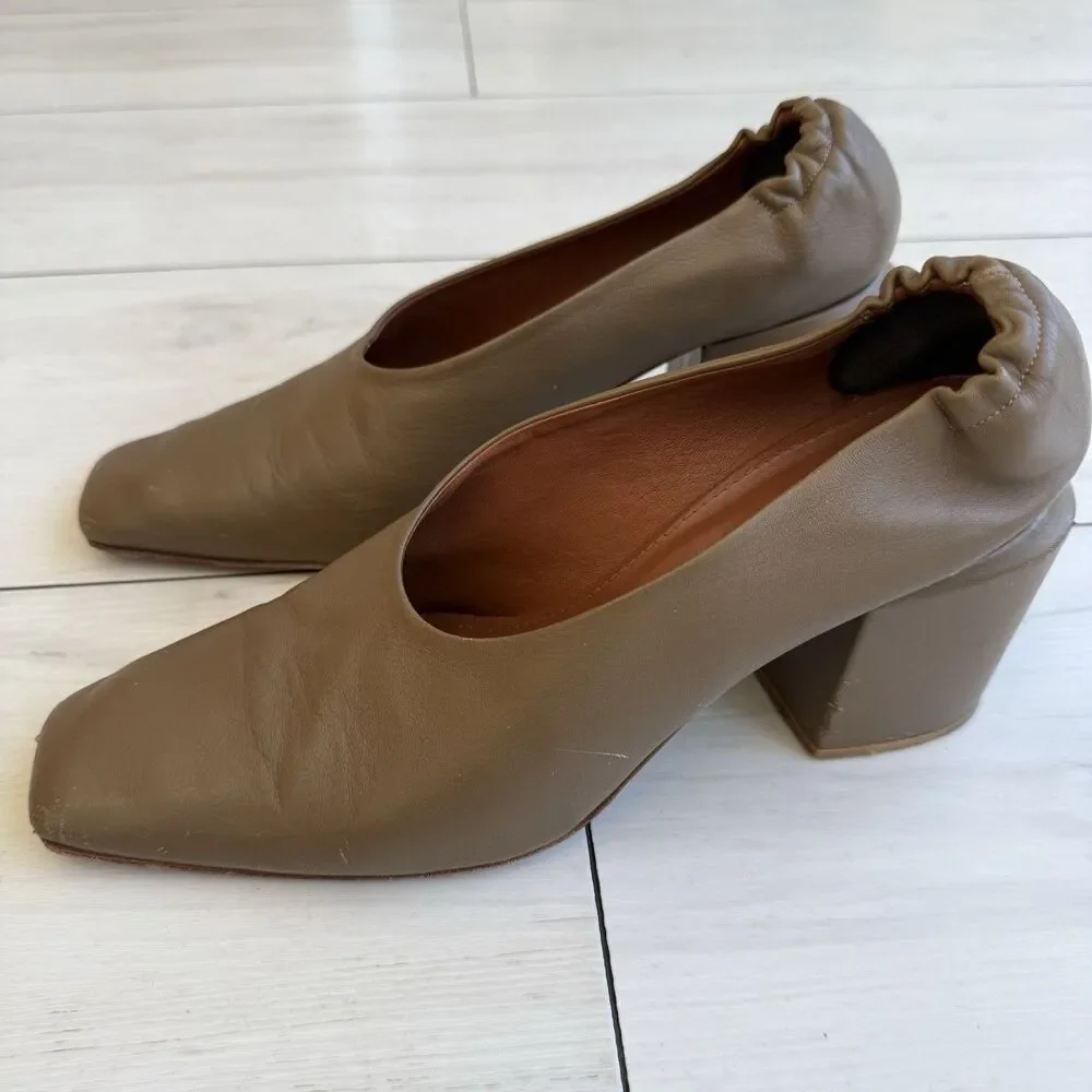 Lafayette 148 New York Nappa Leather Square Toe Pumps Olive Green Size 40 Chunky