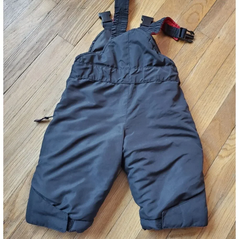 OshKosh Bgosh gear zipper side