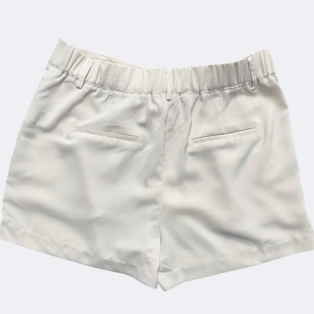 Z Supply Shorts Womens XL Cream Pleated Dressy High Rise Elastic Waist Polyester