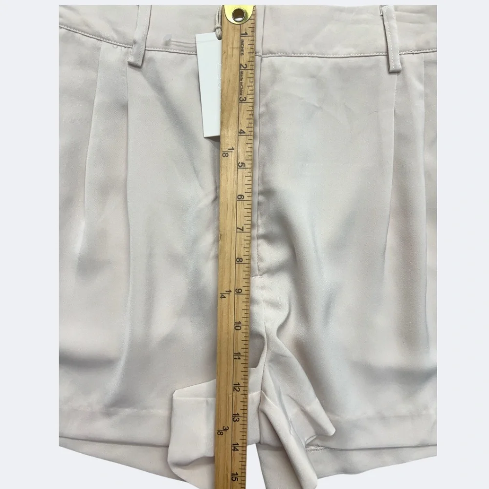 Z Supply Shorts Womens XL Cream Pleated Dressy High Rise Elastic Waist Polyester